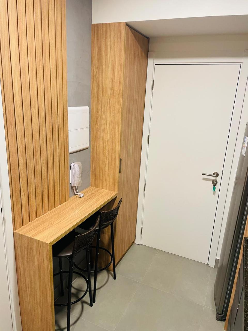 Apartamento De Luxo, Ao Lado Do Metro *